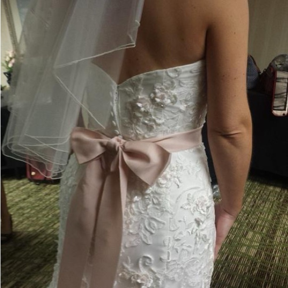 Ivory Floral Lace Wedding Gown - Picture 3 of 8